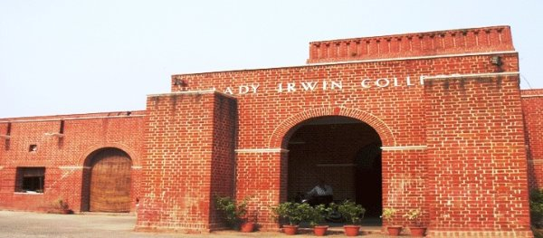 Lady Irwin College Delhi Admission 2022 2023 Courses Fee Structure